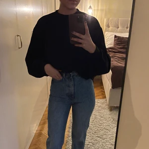 Hoodie - Svart hoodie från H&M.