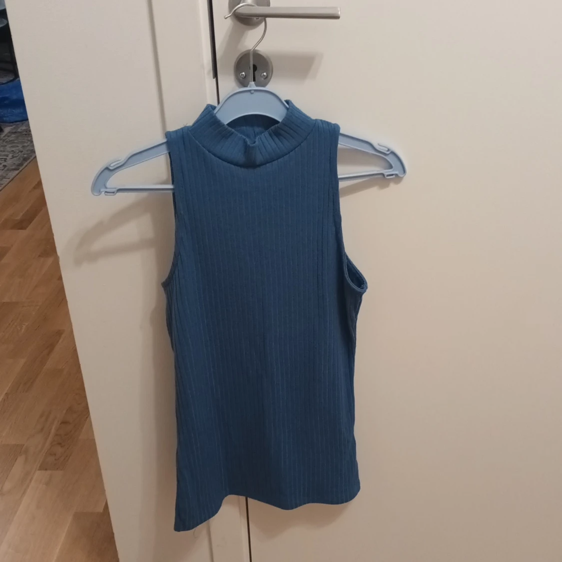 Armlösa tröjor blå och svart - 90