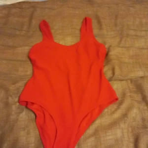  röd baddräkt 👙  - Bra baddräkt 👙 jag har ej haft på mig den 