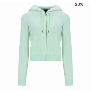 Juicy couture kofta - Säljer pga ingen användning använd endast 1 gång så helt nytt skick, säljer billigt för behöver pengar snabbt! 