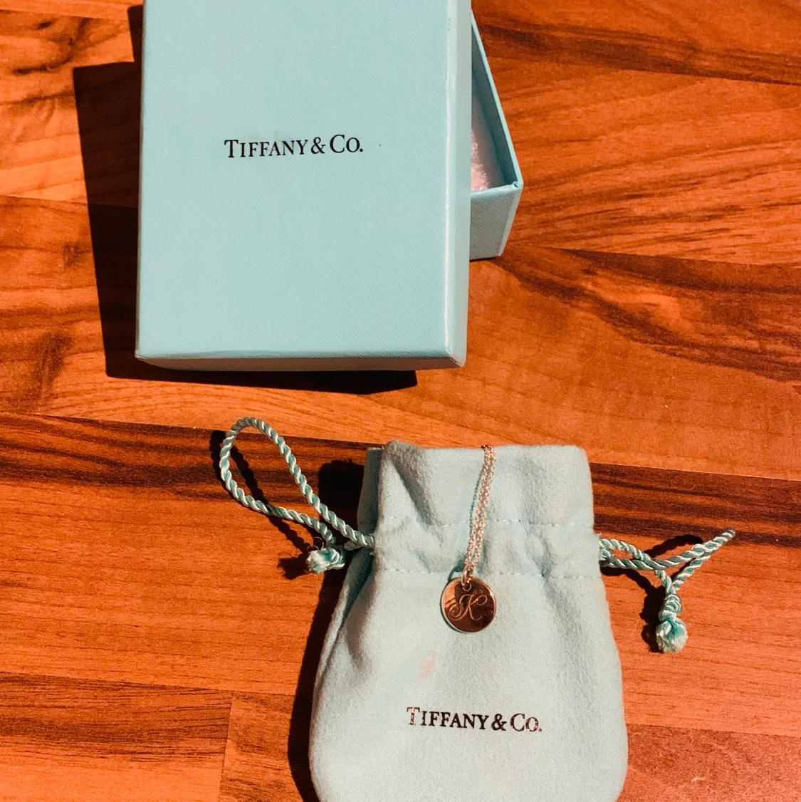 Tiffany and Co halsband med bokstaven K