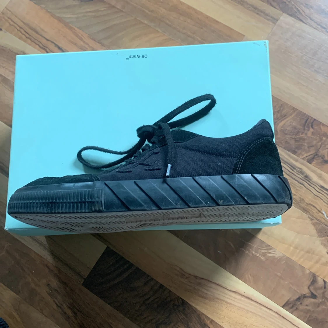 Off white skor  - 90