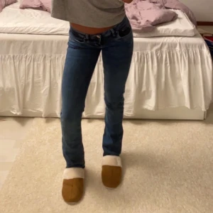 Lbt jeans!! - Midjemått 36 över, passar någon som är 165 och mindre - 170❤️ !!SLUTSÅLDA!!