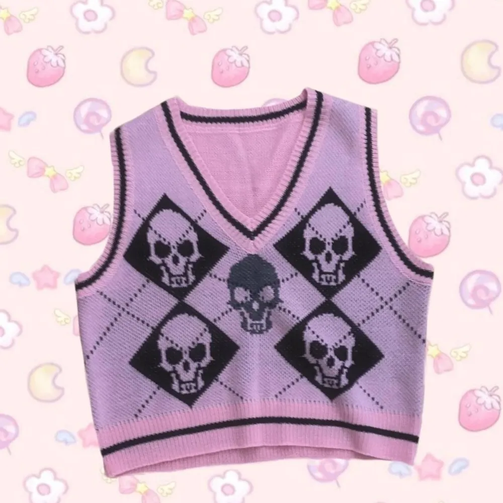 Pink kawaii goth agryle sweater vest. Very cute with a button up shirt underneath 💕. Toppar.