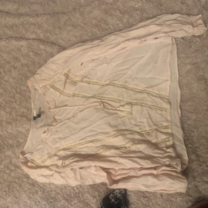 Rosa skjorta - Inte använd på flera år. Den är mer rosa än i bilden.