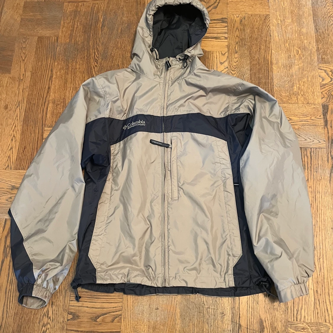 Columbia windbreaker 
