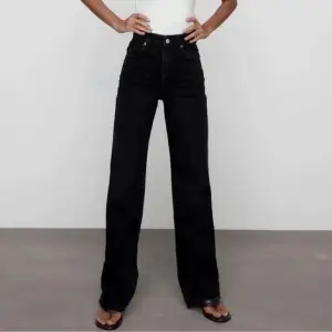 5 par wide leg jeans från zara, strl 34. 100/st