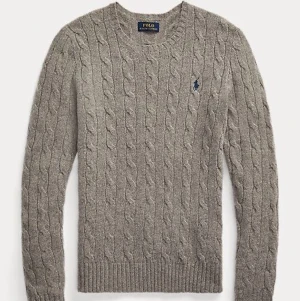 Ralph Lauren tröja  - Kabelstickad tröja från Ralph lauren nyskick 💕 nypris ca 2000 ⭐️ nyskick 