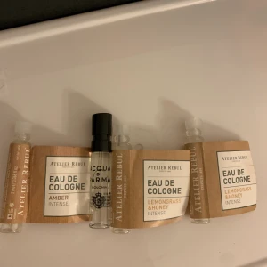 Parfym - 4 parfymtester varav två är samma. Mängden kvar syns på sista bilden. 1&3 är endast öppnade för att lukta på medan 2&4 har testats. 7kr styck