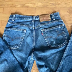Levis jeans  - Ganska bra skick, tråden i mitten på ena bak fickan är lite trasig. Pris kan diskuteras 