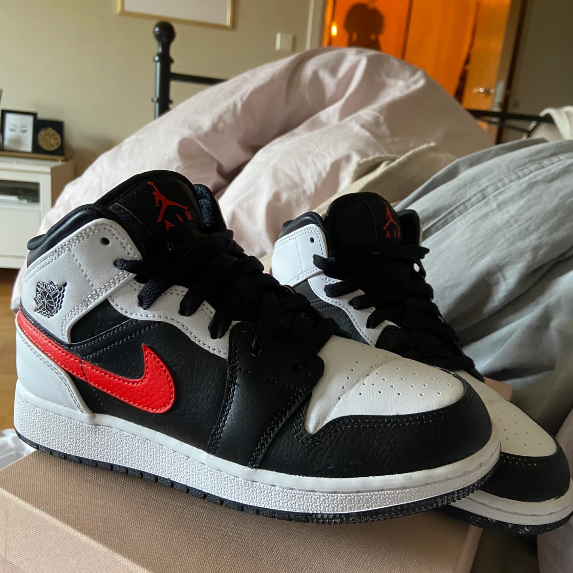 Jordan mid chili red