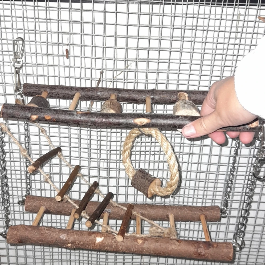 Säljer en smådjursklätterställning.