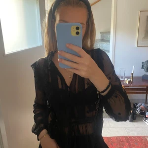 Zara blus - Så fin zara blus som aldrig har används🤩 Tryck snälla inte på köp direkt💞