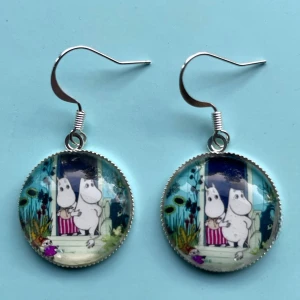 Mumin örhängen 💙 - Nickelfria krokar och fri frakt! 💙