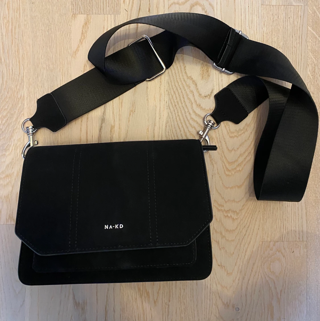 Nakd väska - 90