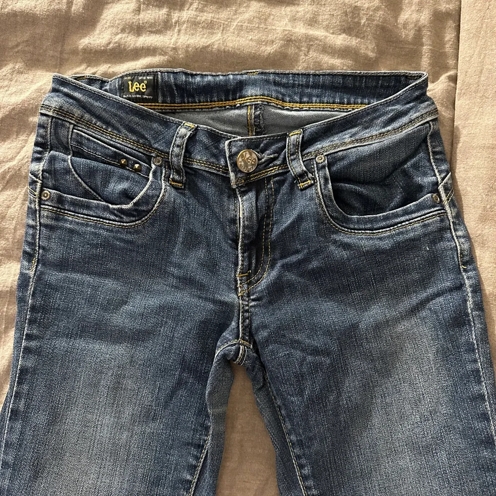 Lee jeans lågmidjade. Strl 26. Jeans & Byxor.