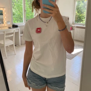 Ganni t-shirt❤️ - Super fin t-shirt från Ganni😍 Frakt (45kr) eller så kan jag mötas upp i centrala Stockholm/Bromma