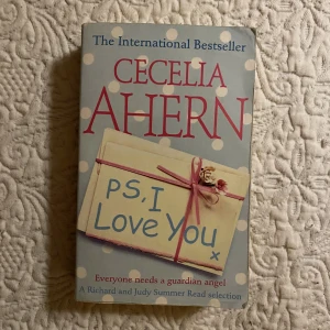 PS, I love you  - PS, I love you av Cecilia Ahern. Paperback på engelska. Köpt på second hand för ett tag sen, bra skick men använd. Skriv gärna om ni undrar över något :)