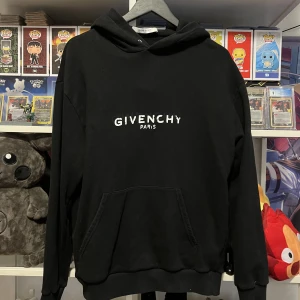 Givenchy Destroyed Distressed Hoodie - 8.5/10 lös necktag. Storlek Medium, sitter TTS
