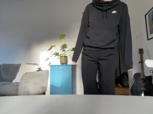 Nike hoodie - Snygg sportig hoodie från Nike! Väldigt skön och mysig tröja.
