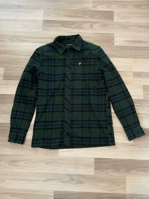 Lyle and Scott skjorta  - Inte så använd 