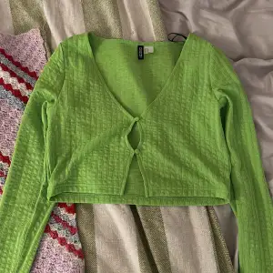 Grön tröja från HM i storlek S, aldrig använd