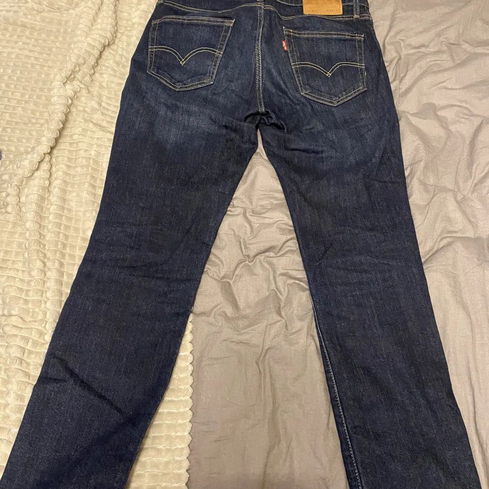 Mörkblå 511 Levis jeans. Jeans & Byxor.