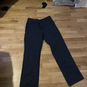 Dickies 874 - Sköna marinblåa Dickies 874 byxor, Skriv för mer info och bilder😊