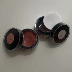 Nagelgel  - Nagelgel till 3D dekorationer. Färgen ”cover pink” är använd väldigt få gånger och ”light pink” har aldrig används 