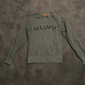 Parajumper sweatshirt - Säljer en parajumper sweatshirt använd 1 gång. Original pris 1400kr 