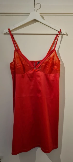 Nattlinne Victoria Silvstedt - Rosa nattlinne. Storlek large. Aldrig använt. Victoria Silvstedt.