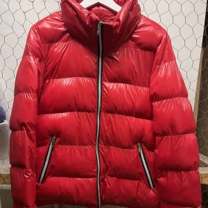 Vinterjacka  - Vinterjacka i bra skick, lite tunnare 