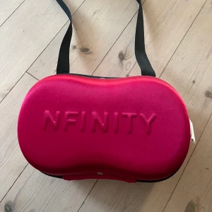 Cheerskor NFINITY EVOLUTION stl 7, (37) - Säljer pga att jag slutat. Välanvända men fungerar som dom ska. Stl US 7. (EU 37)