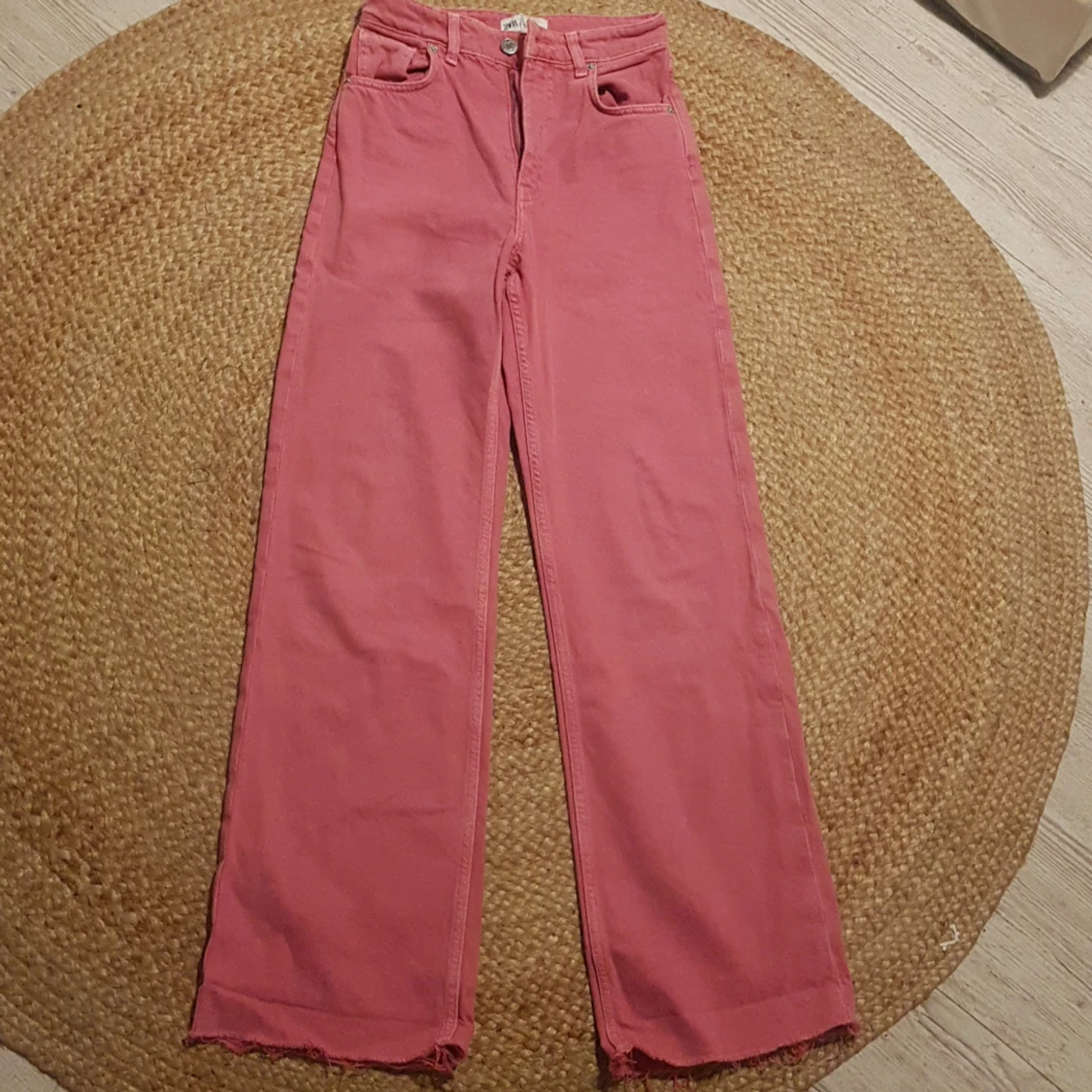 Rosa snygga jeans Zara. High waist 34