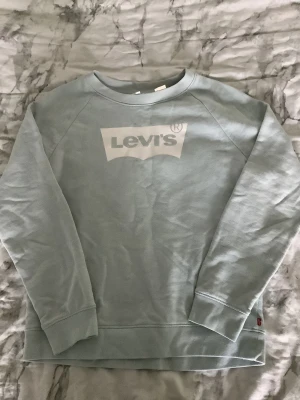 Levis crewneck - Sweatshirt från Levis sparsamt använd!