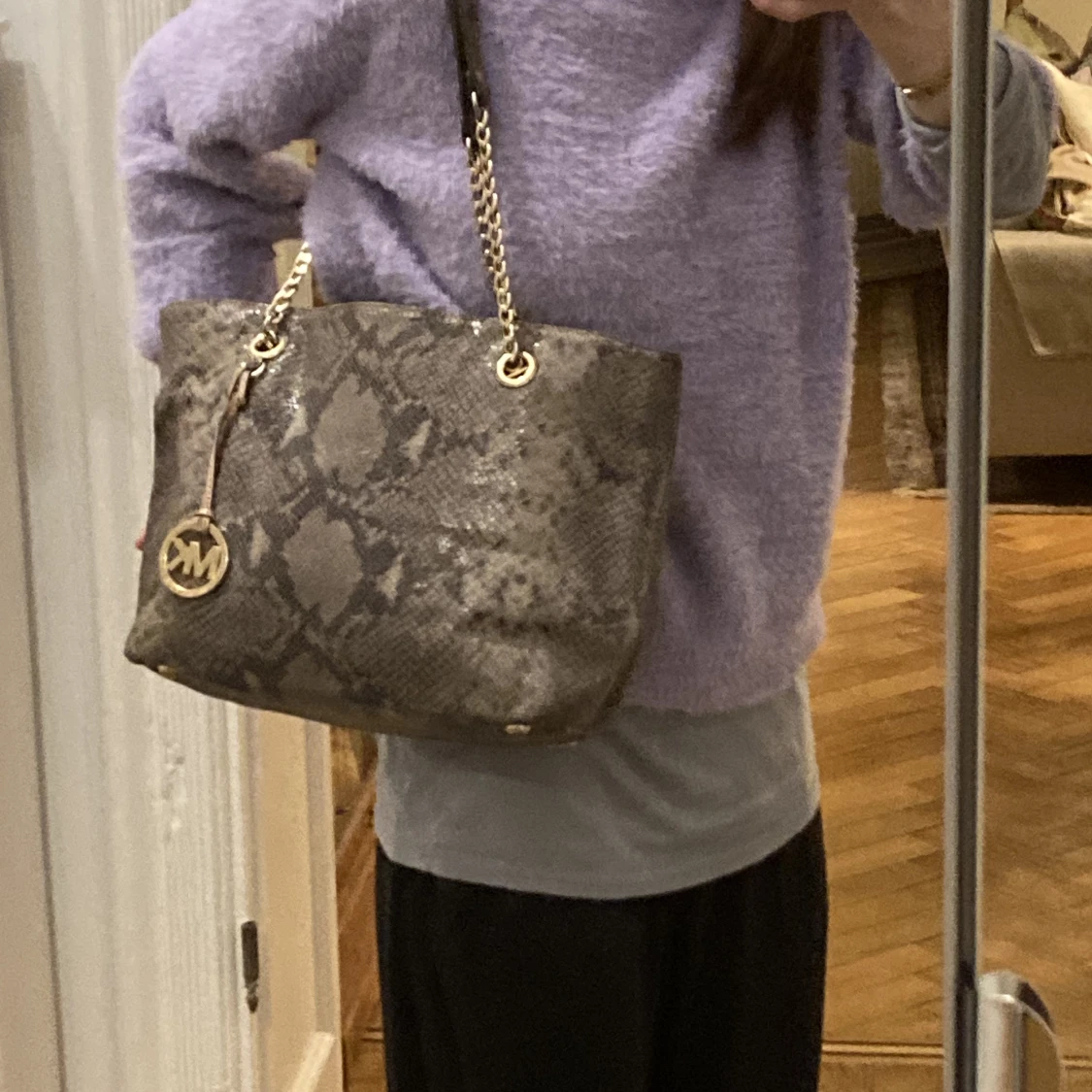 Michael Kors handväska i gott skick. - 91