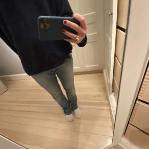 Snygga lowwaist jeans!! Köpta secondhand aldrig använda