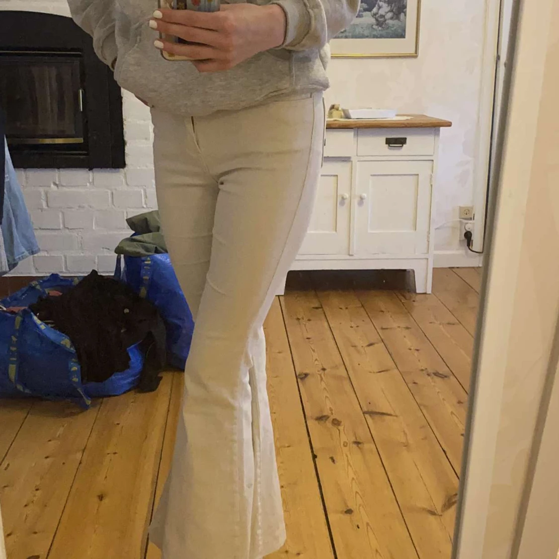 Beiga utsvängda jeans - 90