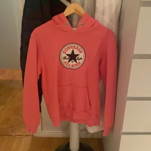 Converse hoodie - Strl XL men sitter som en M