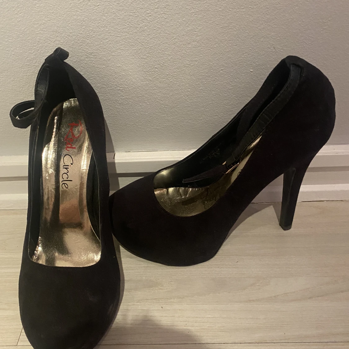 Högklackade pumps - 90