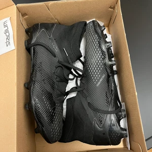 Fotbollsskor strl 44 - Endast använda 1 gång