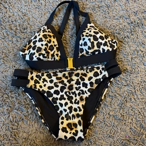 Bikini  - En ny bikini, bra skick på dem. Nypris: 200kr mitt pris: 80kr ink frakt🌟