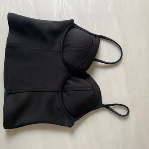 Topp - Korset topp från NLY storlek S 