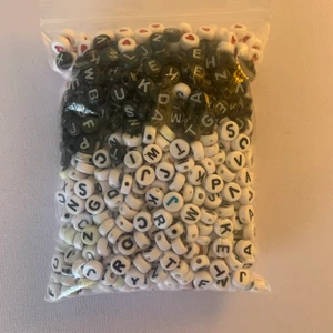 Stor påse med bokstavs pärlor  - Stor påse med bokstavs pärlor 