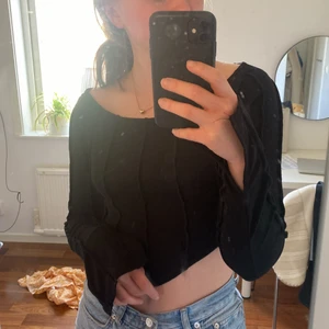 Topp - En svart topp från Hanna schönbergs kollektion av Nakd😍Använd fåtal gånger 🤗