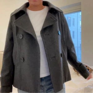 Kappa - Dösnygg kappa från H&M, passar till allt!!! Lånade bilder❤️