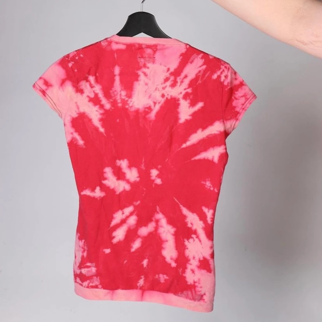 Batik blekt röd tshirt - 90
