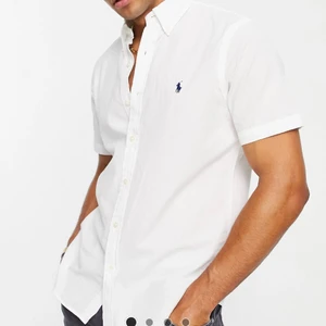 Ralph Lauren skjorta - Säljer denna helt nya och oanvända skjortan från Ralph Lauren. Nypris 1069kr