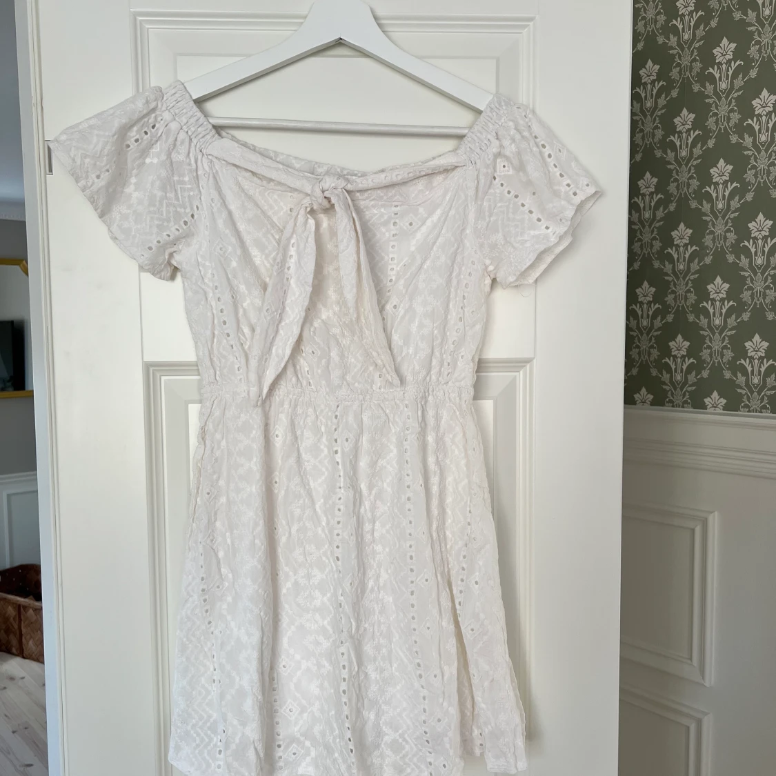 Off the shoulder klänning