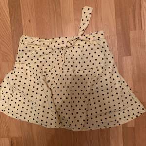 Fin kjol från zara, strl s/xs